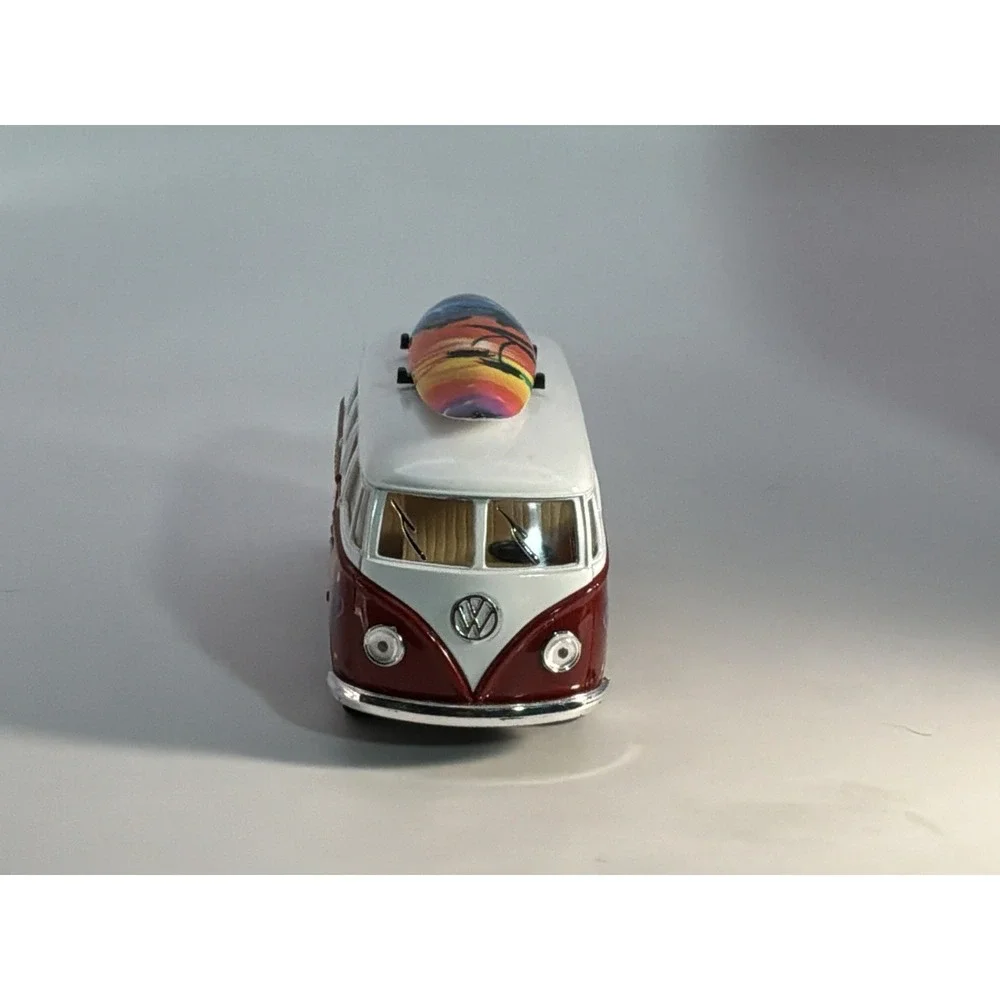 Kinsmart 1962 Volkswagen Classical Red Bus w/ Surfboard  1/32 Scale Love & Peace